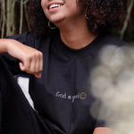 Carregar imagem no visualizador da galeria, T-Shirt Preta God is Good Feminina
